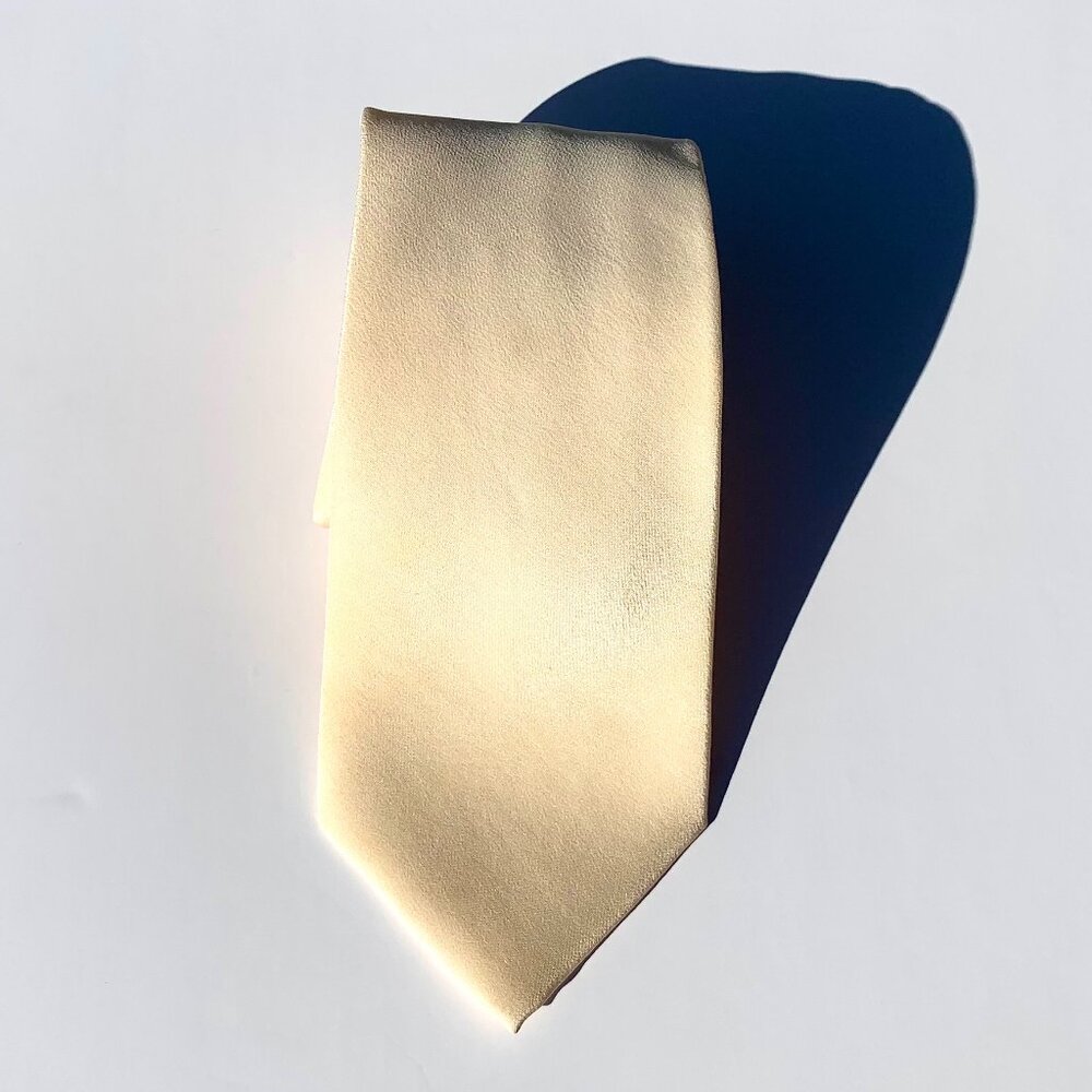 Vintage Brioni Men’s 100% Silk Tie, Cream color, Made in Italy